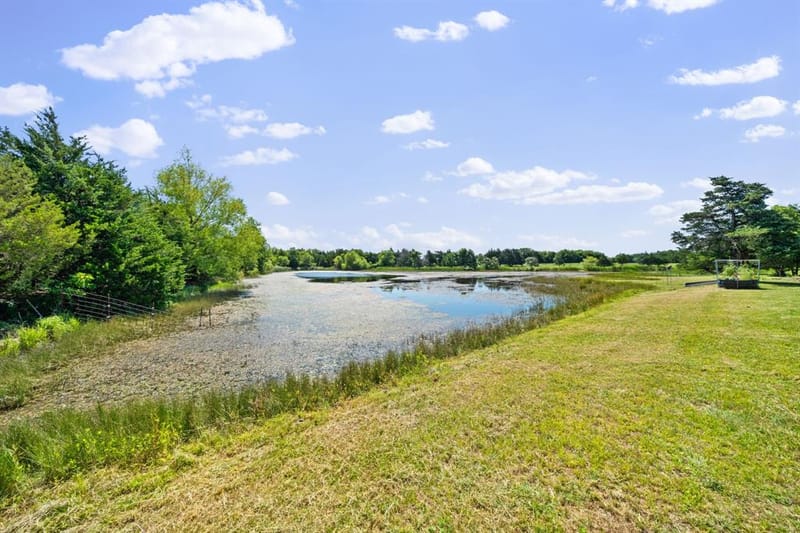 247 County Road 4519, Wolfe City TX 75496 - Photo 33