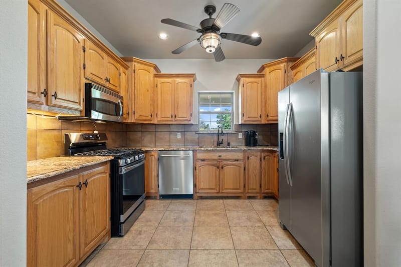 247 County Road 4519, Wolfe City TX 75496 - Photo 14