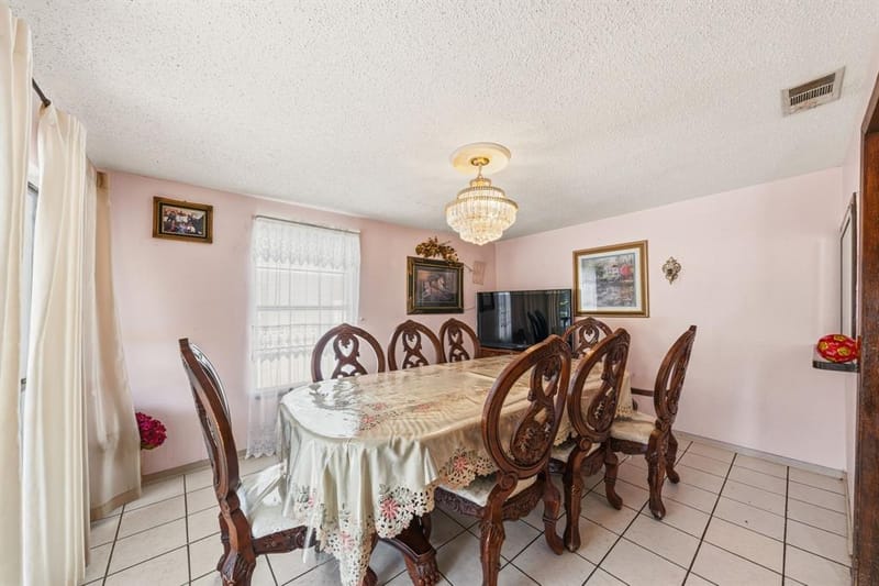 2410 S Franklin Street, Dallas TX 75233 - Photo 2