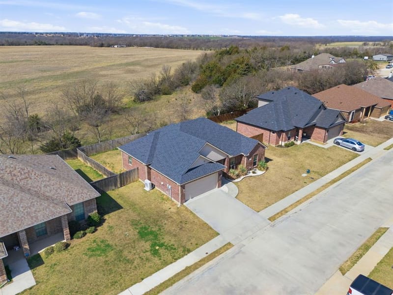 711 Hadley Lane, Valley View TX 76272 - Photo 36