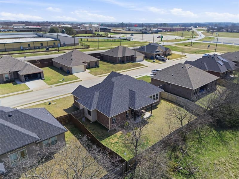 711 Hadley Lane, Valley View TX 76272 - Photo 38
