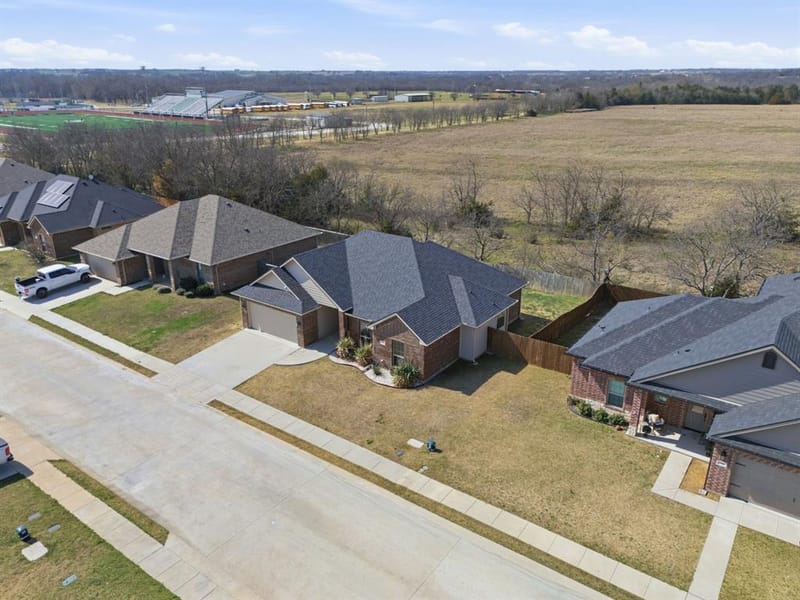711 Hadley Lane, Valley View TX 76272 - Photo 37