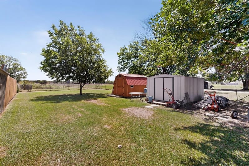3671 Sundown Road, Greenville TX 75402 - Photo 9