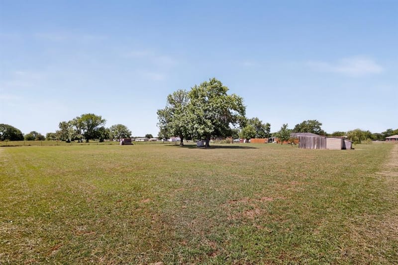 3671 Sundown Road, Greenville TX 75402 - Photo 8