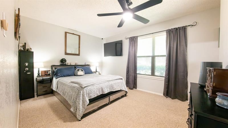 109 S Shaw Street, Tom Bean TX 75489 - Photo 2