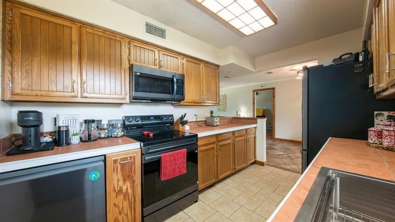 109 S Shaw Street, Tom Bean TX 75489 - Photo 9