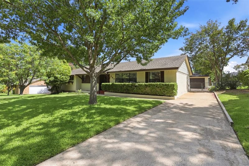 706 Peach Tree Lane, Garland TX 75041 - Photo 2