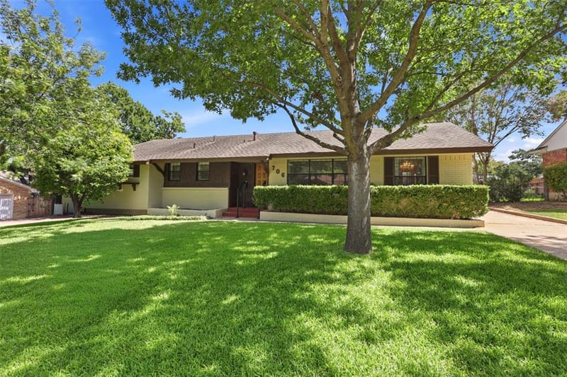 706 Peach Tree Lane, Garland TX 75041 - Photo 3