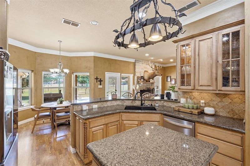 3102 Walnut Creek Parkway, Granbury TX 76049 - Photo 16