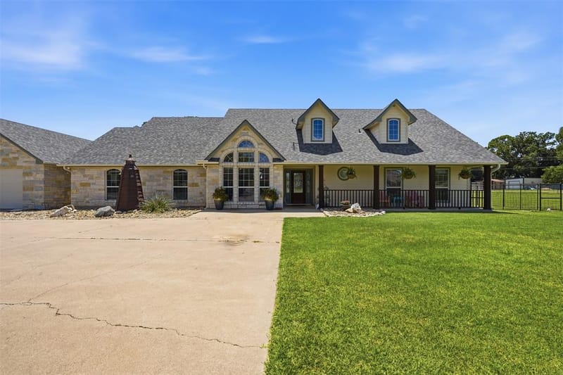 3102 Walnut Creek Parkway, Granbury TX 76049 - Photo 5