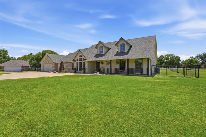 3102 Walnut Creek Parkway, Granbury TX 76049 - Photo 4
