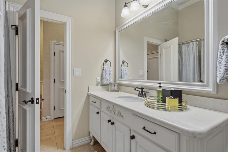 728 Rockingham Drive, Irving TX 75063 - Photo 6