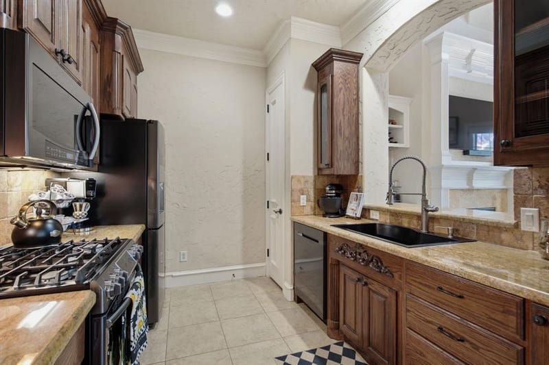 728 Rockingham Drive, Irving TX 75063 - Photo 18