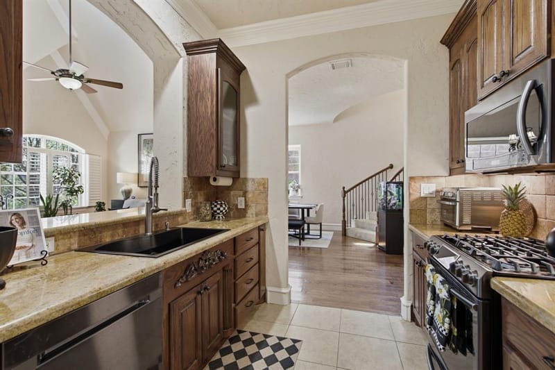 728 Rockingham Drive, Irving TX 75063 - Photo 19