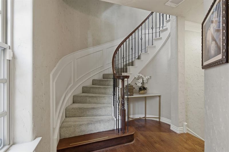 728 Rockingham Drive, Irving TX 75063 - Photo 4