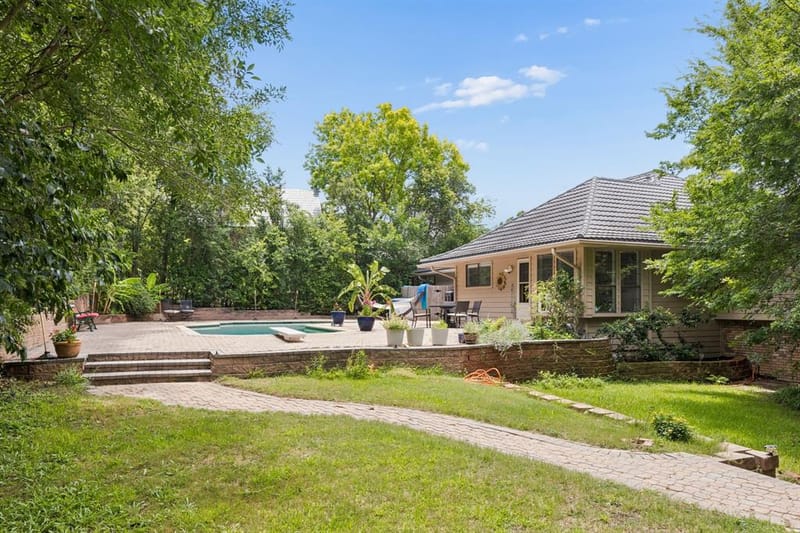205 Balboa Street, Irving TX 75062 - Photo 2