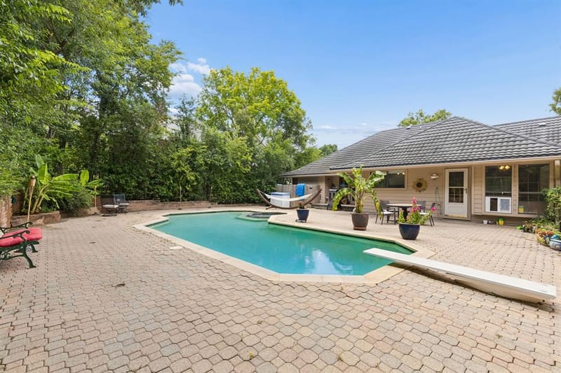 205 Balboa Street, Irving TX 75062 - Photo 5