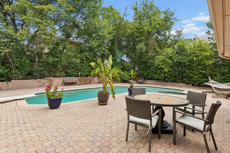 205 Balboa Street, Irving TX 75062 - Photo 4