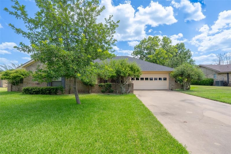 1501 Westhill Terrace, Cleburne TX 76033 - Photo 2