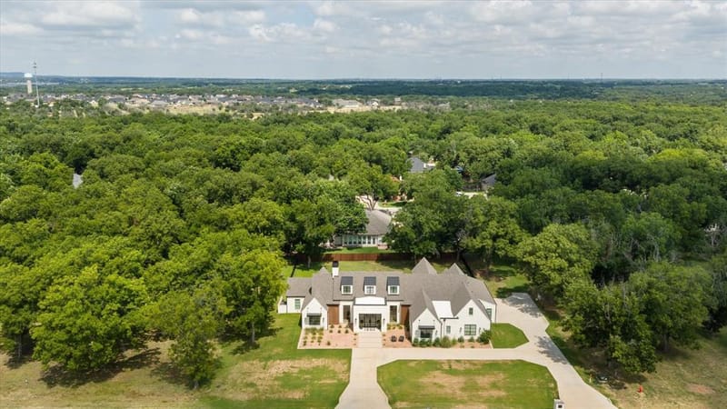 8013 W Landings Road, Granbury TX 76049 - Photo 3