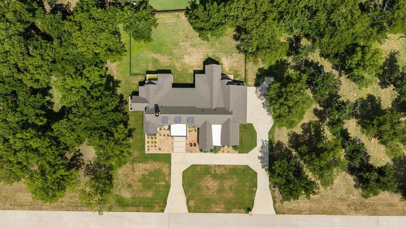 8013 W Landings Road, Granbury TX 76049 - Photo 4