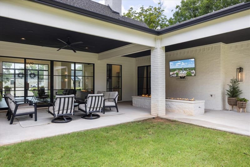 8013 W Landings Road, Granbury TX 76049 - Photo 8