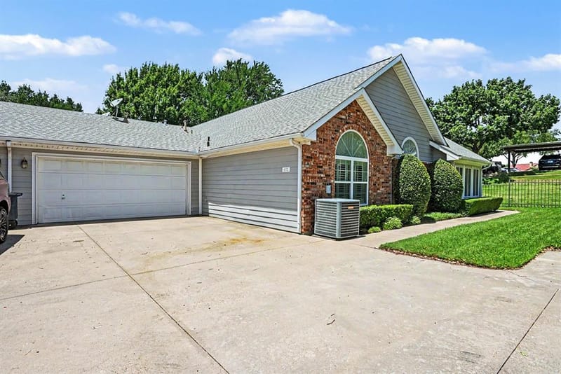 6172 Haley Lane, Fort Worth TX 76132 - Photo 3