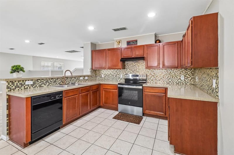 503 Angela Lane, Euless TX 76039 - Photo 9