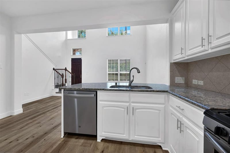 736 S Greenville Avenue, Richardson TX 75081 - Photo 17
