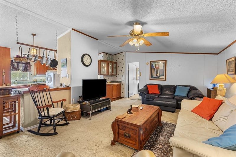 439 Slayden Drive, Sunset TX 76270 - Photo 5