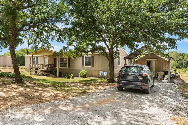 439 Slayden Drive, Sunset TX 76270 - Photo 4