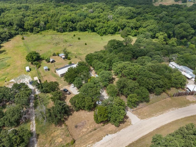 439 Slayden Drive, Sunset TX 76270 - Photo 21