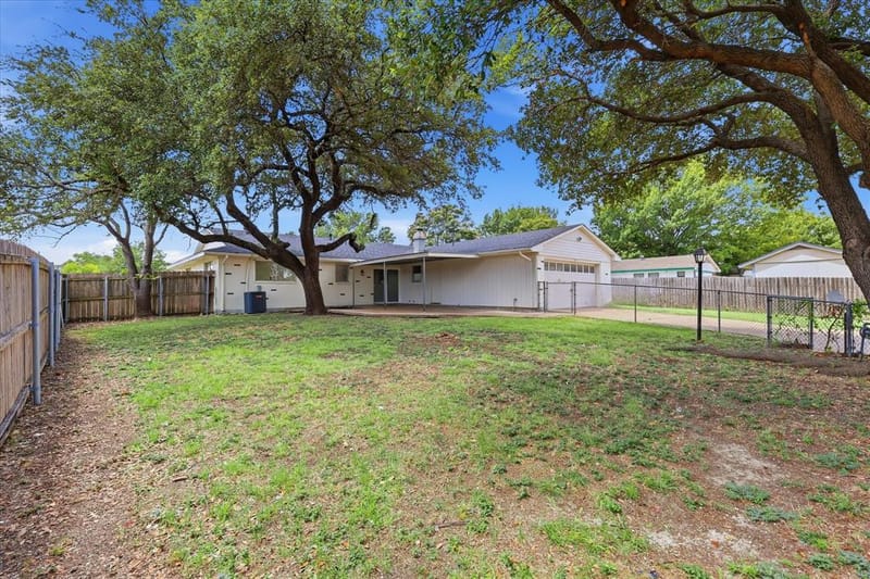 3301 Hillsdale Lane, Garland TX 75042 - Photo 32