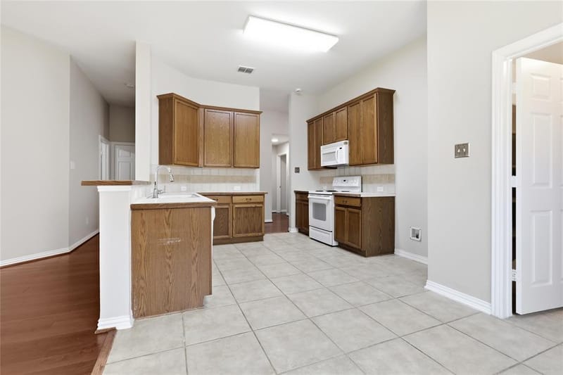 2713 Dawn Spring Drive, Little Elm TX 75068 - Photo 9