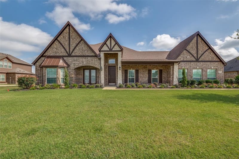 217 Castle Creek Drive, Red Oak TX 75154 - Photo 2