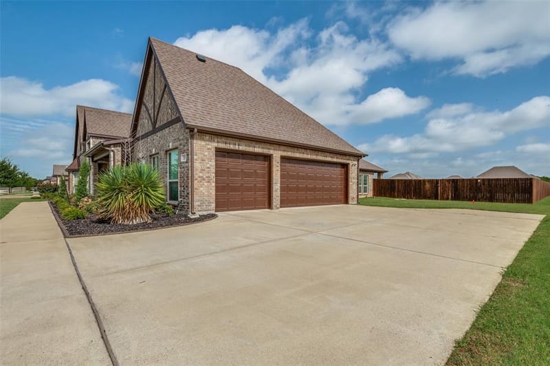 217 Castle Creek Drive, Red Oak TX 75154 - Photo 7