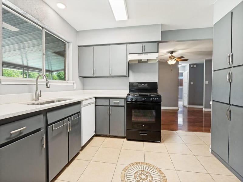 3122 Cheyenne Street, Irving TX 75062 - Photo 6