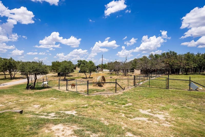 150 Browning Court, Springtown TX 76082 - Photo 32