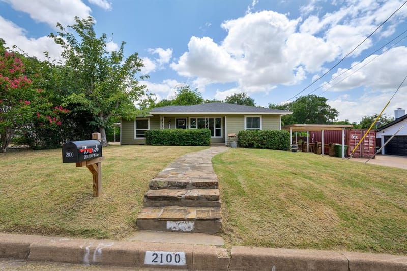 2100 NW 4th Avenue, Mineral Wells TX 76067 - Photo 2