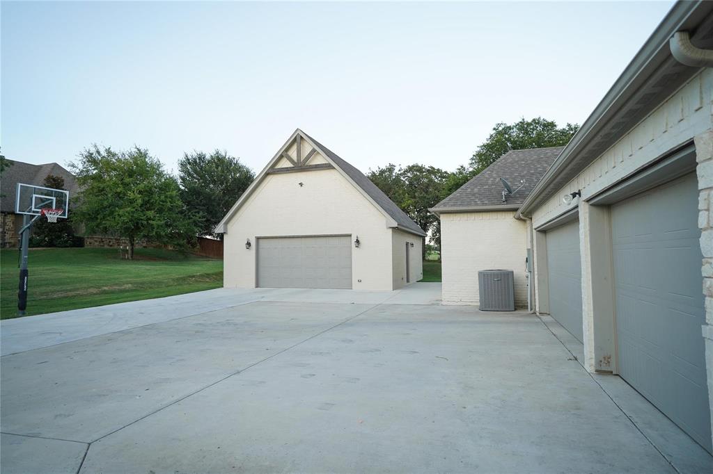 1945 County Road 1111, Decatur TX 76234 - Photo 3