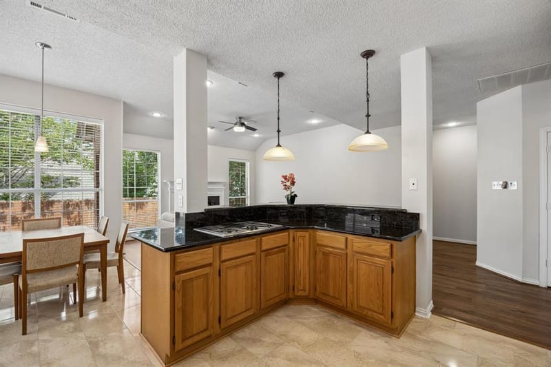 2623 Garden Ridge Lane, Arlington TX 76006 - Photo 12