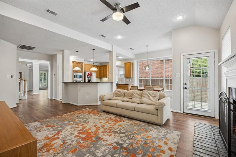 2623 Garden Ridge Lane, Arlington TX 76006 - Photo 9