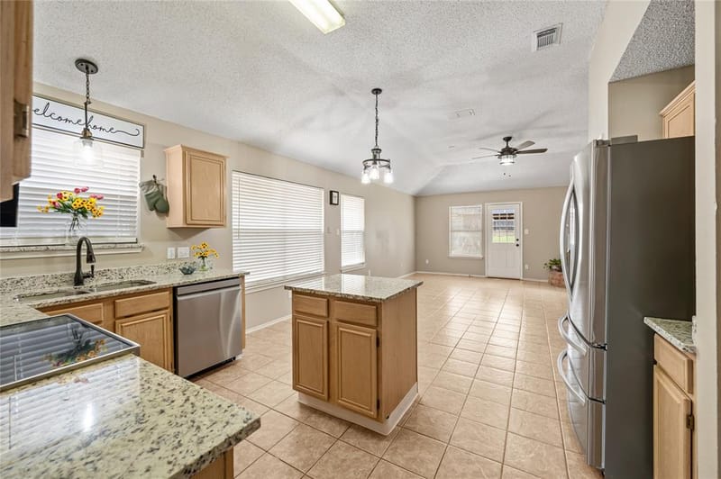8112 Heritage Place Drive, Fort Worth TX 76137 - Photo 6