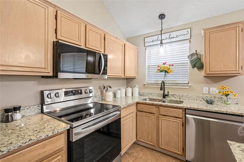 8112 Heritage Place Drive, Fort Worth TX 76137 - Photo 8