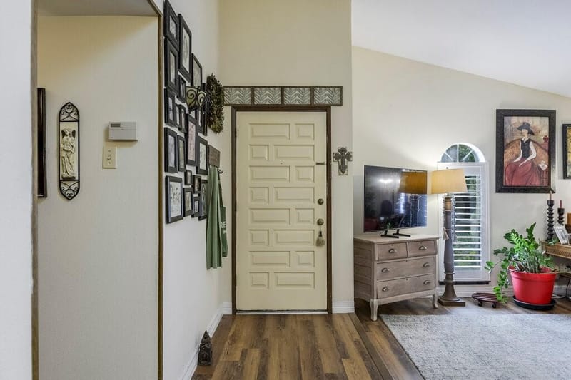 705 Bluebonnet Drive, Grand Prairie TX 75052 - Photo 4