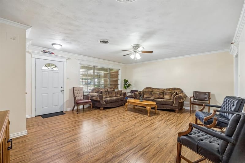 2122 S Vernon Avenue, Dallas TX 75224 - Photo 2