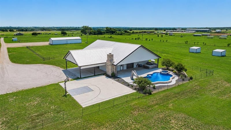 385 Private Road 1733, Stephenville TX 76401 - Photo 3