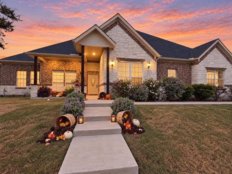 1906 Clearview Drive, Ennis TX 75119 - Photo 2