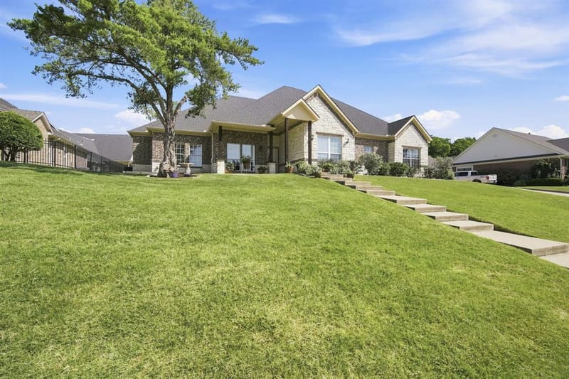 1906 Clearview Drive, Ennis TX 75119 - Photo 5