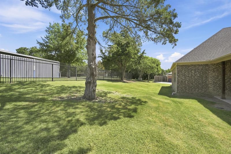 1906 Clearview Drive, Ennis TX 75119 - Photo 34